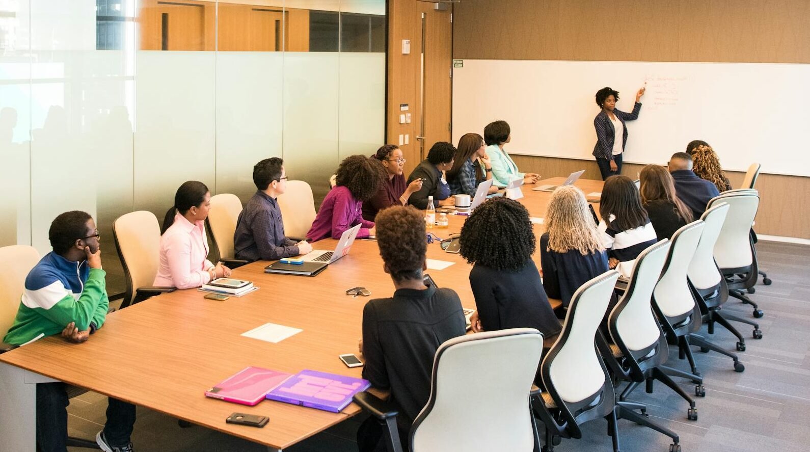 A common Issue team leaders face is adjusting to meet obtainable KPI’s and not fully understanding why proven methods are not working for their team. This often results in a cyclic response to adopt new frameworks to adress isolated areas of concern.